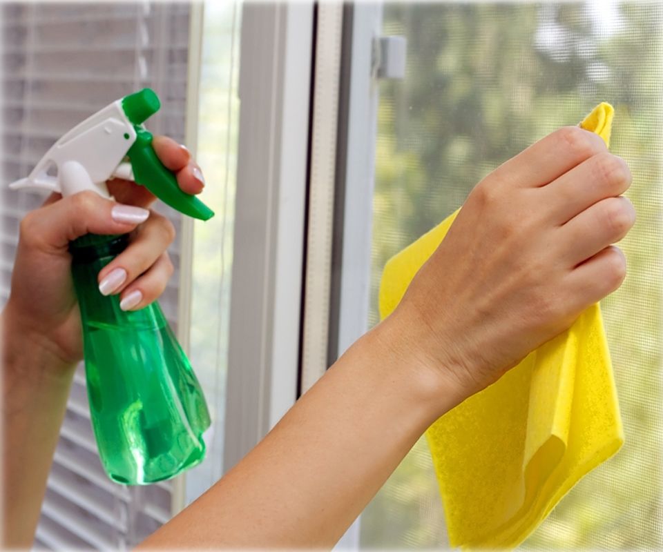 Как мыть окна дома: практические советы и эффективные методы